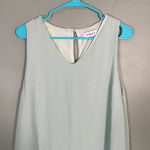 Gilli Sleeveless V Photo 5