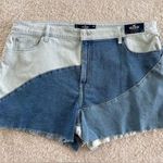 Hollister NWT ULTRA HIGH-RISE MOM SHORT 3" patch Jean shorts size 35 Photo 0