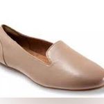Softwalk  Shelby slip on flats tan taupe leather women’s size 9.5WW business Photo 0