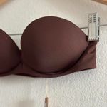 SKIMS  Ultimate Collection Strapless Push-Up Bra in Cocoa - Size 32A Photo 3
