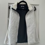 The North Face White Vest Size meduim Photo 0