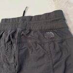 The North Face Aphrodite 2.0 Water Resistant Drawstring Capri Pants Women's Small Photo 5