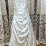 David's Bridal Beautiful David’s Bridal Strapless A lime Side Drape Wedding Gown! Photo 0