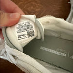 Reebok  Off-White Comfort Sneakers Photo 2