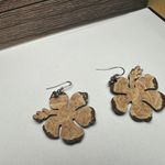 Coconut Shell Hawaiian Tropical Hibiscus Flower Dangle Drop Pierced Earrings Silver Photo 3