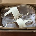 Clarks  Women's Reyna Glam Flat Sandal size 9 Photo 3