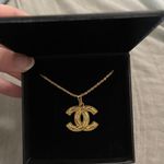 designer logo pendant on chain necklace Gold Photo 1