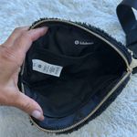 Lululemon  Everywhere Belt Bag 1L Black Fleece Photo 8