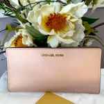 Michael Kors NWOT Pink Wallet Photo 6