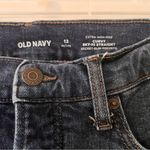 Old Navy  High-Rise Curvy Straight Secret-Slim Pockets Cropped Mom Jeans PETITE Photo 6