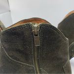 Frye THE  COMPANY Madeline Short In Fatigue size 8.5M dark green suede Photo 7