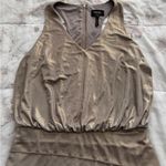 Laundry by Shelli Segal  Metallic gold tiered V-neck lined dress, size 0 party Photo 7