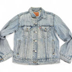 Levi Strauss & CO. Ex boyfriend trucker Levi’s light wash denim jacket with a rusty vintage look Photo 0