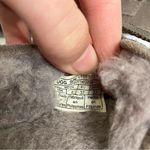 UGG  Dakota slippers taupe women’s size 6 house shoes casual shearling lined Photo 8