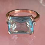 Faux Aquamarine Stone Costume Jewelry Ring rose gold metal, size 9 Blue Photo 0