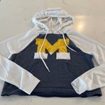 University of Michigan Hooded Cropped Lightweight Sweatshirt Size Women's XS Blue Photo 0