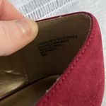 Karen Scott  NWOT maroon pumps. Photo 6