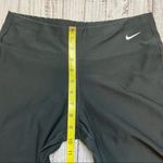 Nike  Wide Leg Black Capri. Size Small. Photo 7