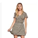 cupcakes and cashmere Women's Lenna Leopard Print Wrap Dress Size Medium‎ Photo 1