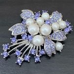 Vintage Unsigned Purple Lavender Rhinestones Pearl Flower Brooch Photo 3