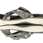 Clarks  Mira Isle Womens Sandal cloudsteppers Camo slip on Gray Criss-Cross Sz 10 Photo 0