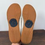 Keds  Women’s white leather athletic shoe size 9 Photo 4