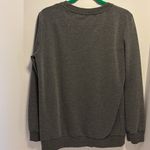 NO BRAND DARK GREY “DOG MOM”SWEATSHIRT SIZE MEDIUM PTP 20” LENGTH 27” Gray Photo 3