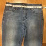 D. Jeans  women’s jeans size 6. Photo 2