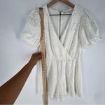 Alice + Olivia  Eyelet Lace Romper Wrap Puff Sleeve White Exposed Zipper Size‎ 6 Photo 10
