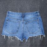 Madewell  Relaxed Denim Shorts Slouchy Raw Hem Medium Wash Women’s 30 Distressed Photo 1