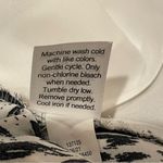 Nine West women’s geometric V-neck sleeveless top size XL used Photo 6