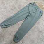Vuori Boyfriend Sweatpant Mid Rise 7/8 Length in Vintage Pistachio Heather XS Photo 4