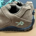 KURU Chicane women's size 9 medium light hiking gardening outdoor traction shoes Brown Photo 4