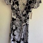 Laundry by Design NWT  wrap short sleeve dress Photo 0