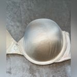 Skin color strapless bra Size undefined Photo 1