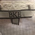 BKE  Off White Lace Up Ribbed SS Casual Stretch Shirt Size XL Fall Fashion Photo 4