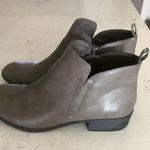 American Rag grey “Ar Cadee”vegan leather boots zipper closure ankle boots Sz 10 Photo 2