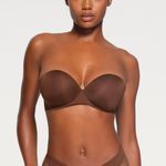SKIMS  Ultimate Collection Strapless Push-Up Bra in Cocoa - Size 32A Photo 0