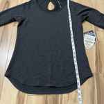 Kuhl  Women's Rhea 1/2 Sleeve T Shirt Gray French Terry Keyhole Back Athlesiure Photo 6