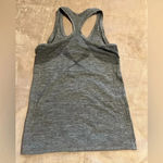 New Balance Tank Top Women’s Size Large Gray Photo 1