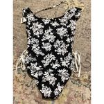 Bar III New. Black and white floral swimsuit. MSRP $88. Size medium Photo 6