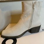 SO  NEW Women’s Ivory Western Fringe Ankle Boots Size 8 Boho Square toe Photo 2