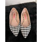 Betsey Johnson  LilliannHoundstooth Black & White w/ Pink Sole 8 flats Photo 1