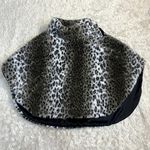WD•NY WD NY S/M Snow Leopard Faux Fur Sherpa Shawl Poncho Photo 1