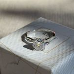 New Certified S925 Sterling Silver solitaire 2ct VVS1 D moissanite/engagement 7 Photo 7