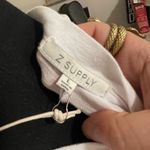 Z Supply 🆕NWT   Asher V Neck Tee White Size Large 100% Cotton Relaxed Fit Photo 10