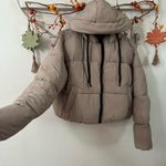 Forever 21 tan hooded puffer jacket. Photo 3