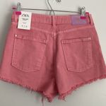 ZARA |NWT High Rise Pink Jean Shorts sz 6 Photo 3