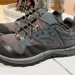 Keen  women Black and Gray Athletic Shoes Photo 0