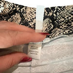 Lulu B UPF 50+ Women's 1X Snakeskin Print‎ Elastic Waist Skort Black Photo 3